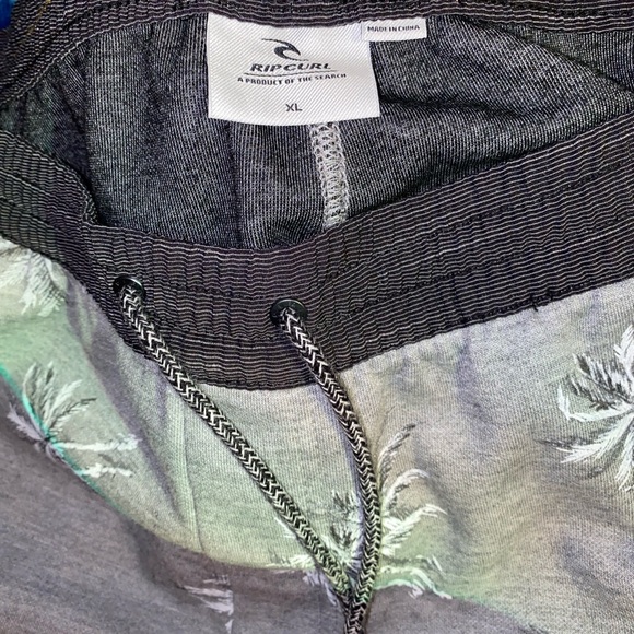 RipCurl drawstring short - Picture 3 of 3